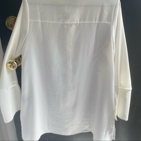 White casual blouse - Picture 3 of 5